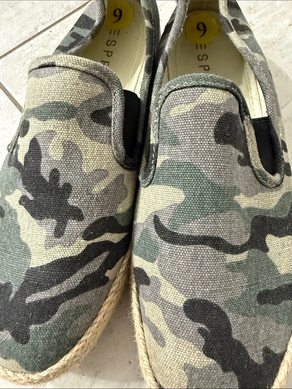 Esprit ladies Camouflage Slip-On Loafers - Green, Black,tan .. size 9 ..Preown